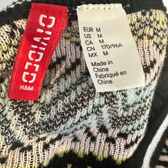 H&M Divided Aztec print cropped sweater black pink yellow blue med - Picture 9 of 10